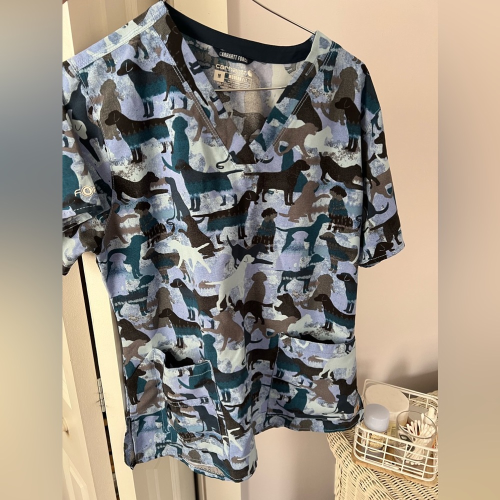 Carhartt scrub top